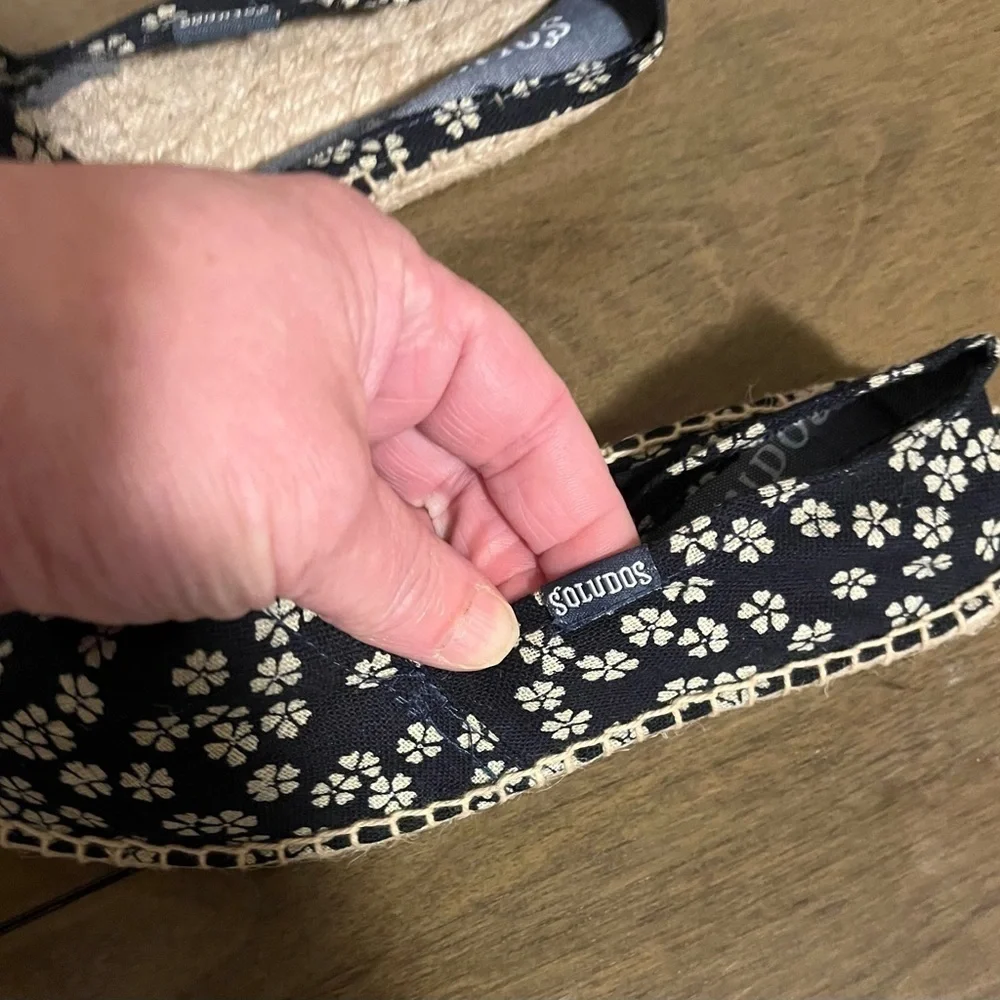 Soludos Espadrilles Anthropologie Navy and White Floral Canvas and Jute Size 35